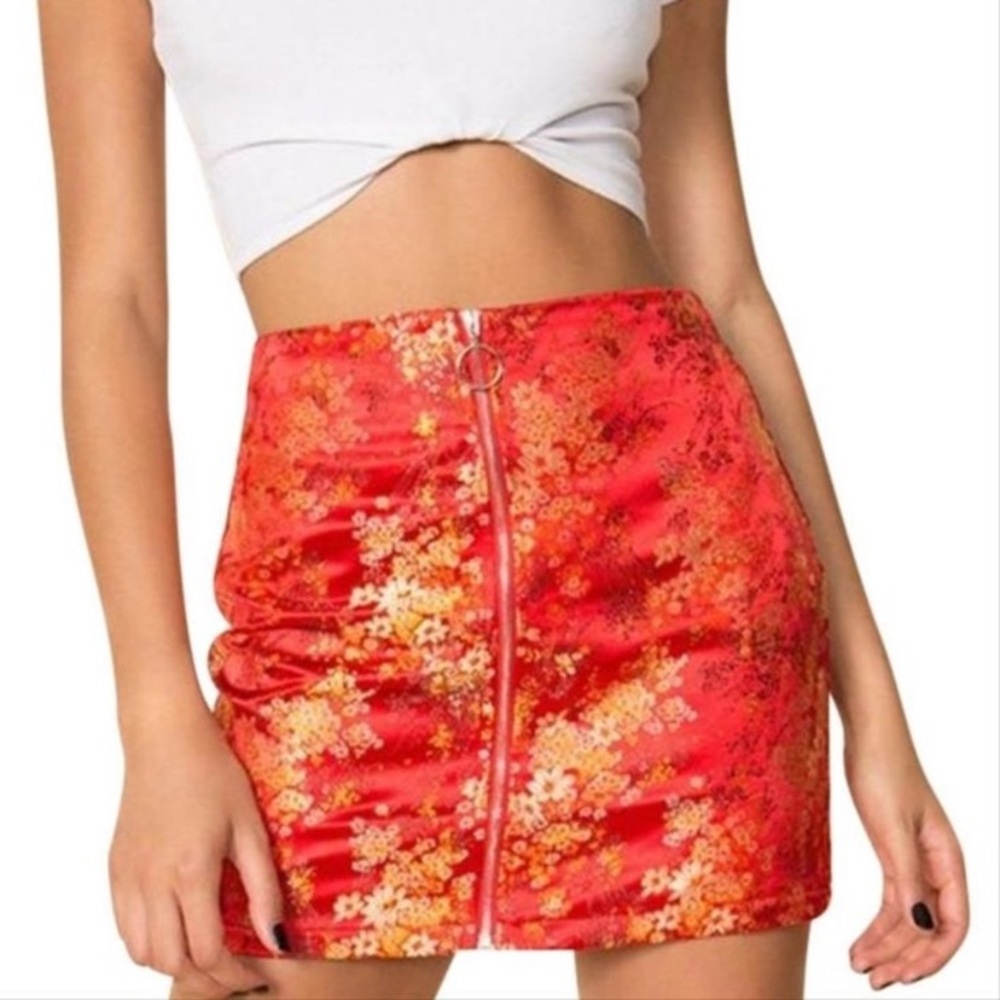 Superdown oriental print zip up skirt 🌸